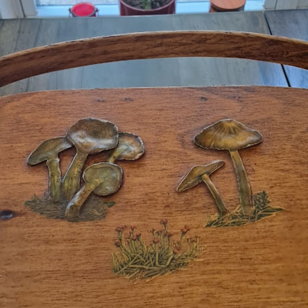 Vintage Basketville Woven Basket/Purse w/Wooden Lid, Mushroom Motif, Stamped - Picture 6 of 10